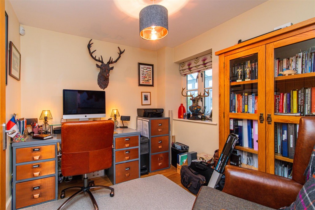 Images for Deenethorpe, East Northamptonshire EAID:oscarjamesapi BID:4