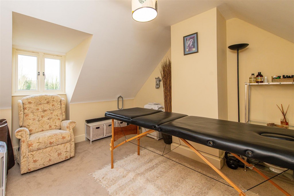 Images for Deenethorpe, East Northamptonshire EAID:oscarjamesapi BID:4