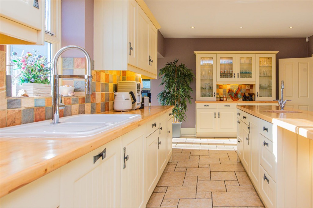 Images for Chelveston Road, Stanwick, Wellingborough EAID:oscarjamesapi BID:6