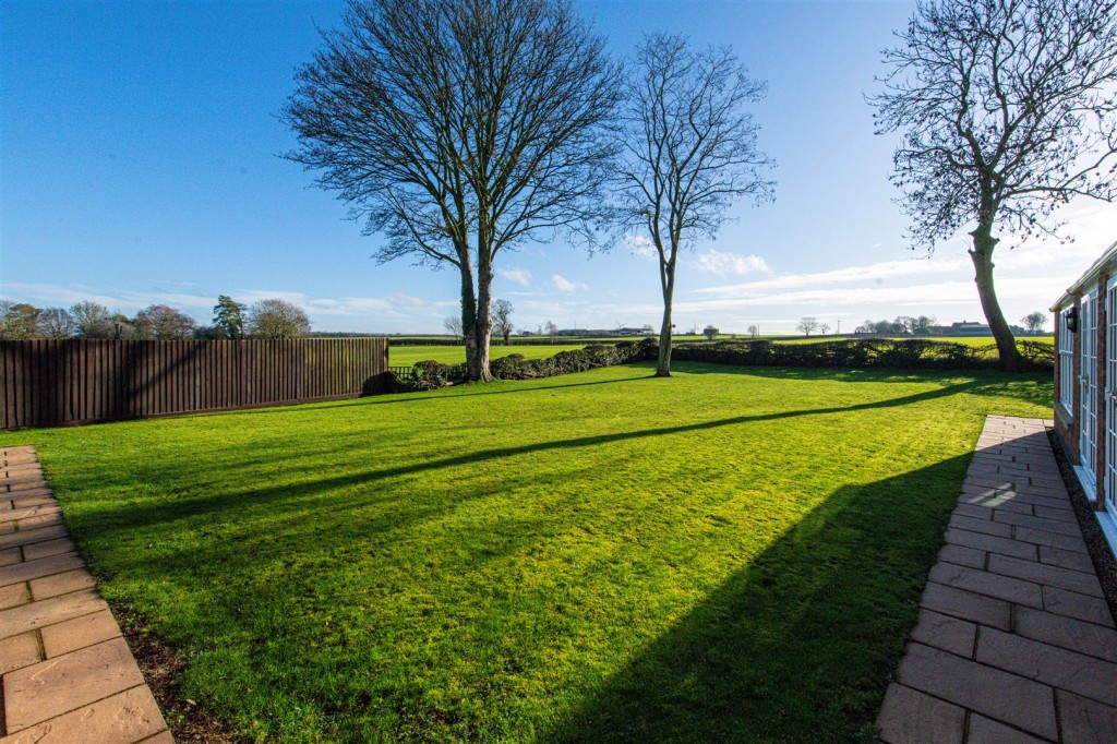 Images for Chelveston Road, Stanwick, Wellingborough EAID:oscarjamesapi BID:6