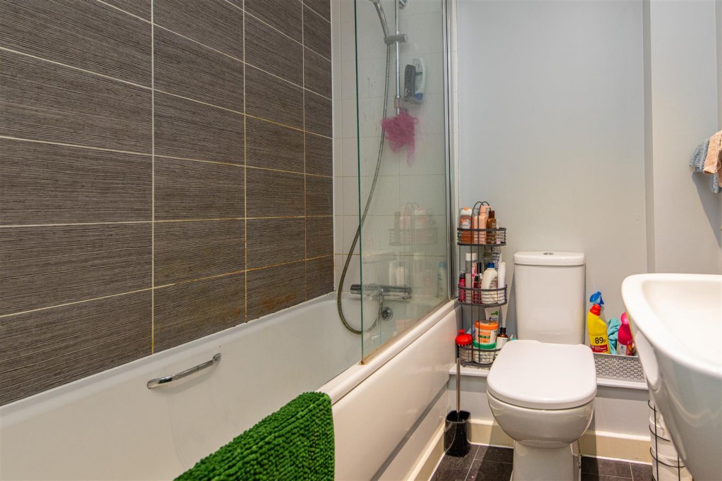 Images for Railway View, Kettering EAID:oscarjamesapi BID:2