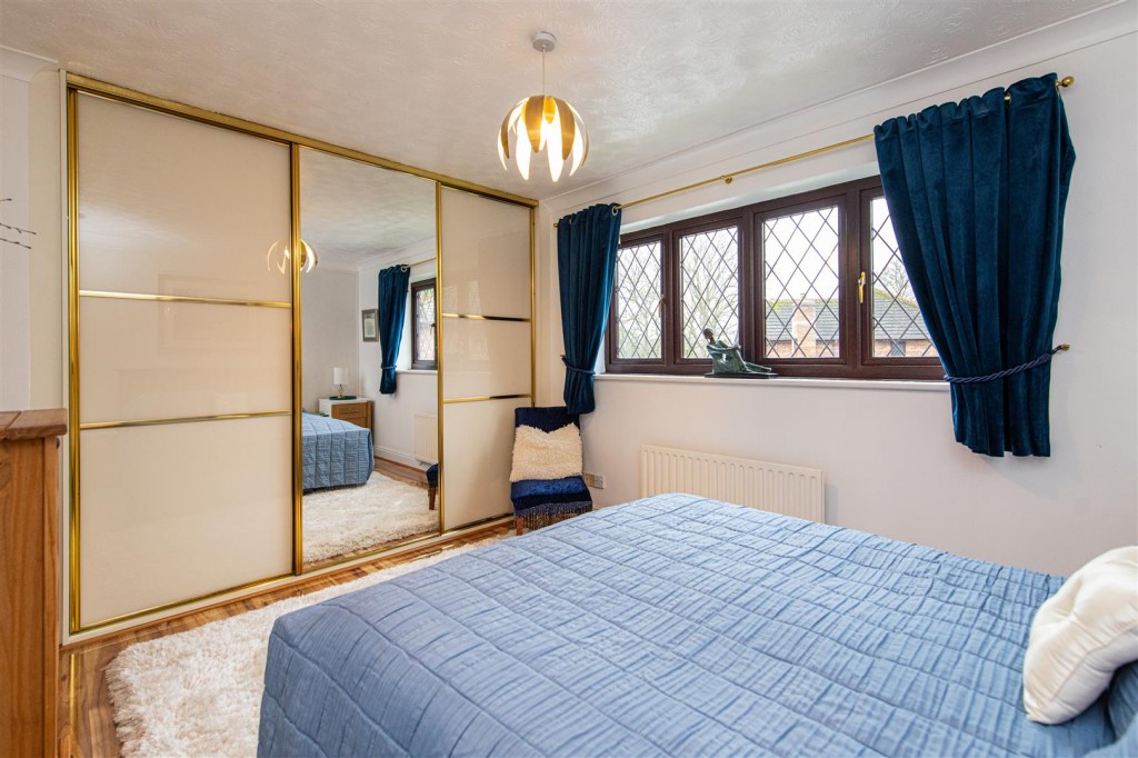 Images for Tainty Close, Finedon EAID:oscarjamesapi BID:3