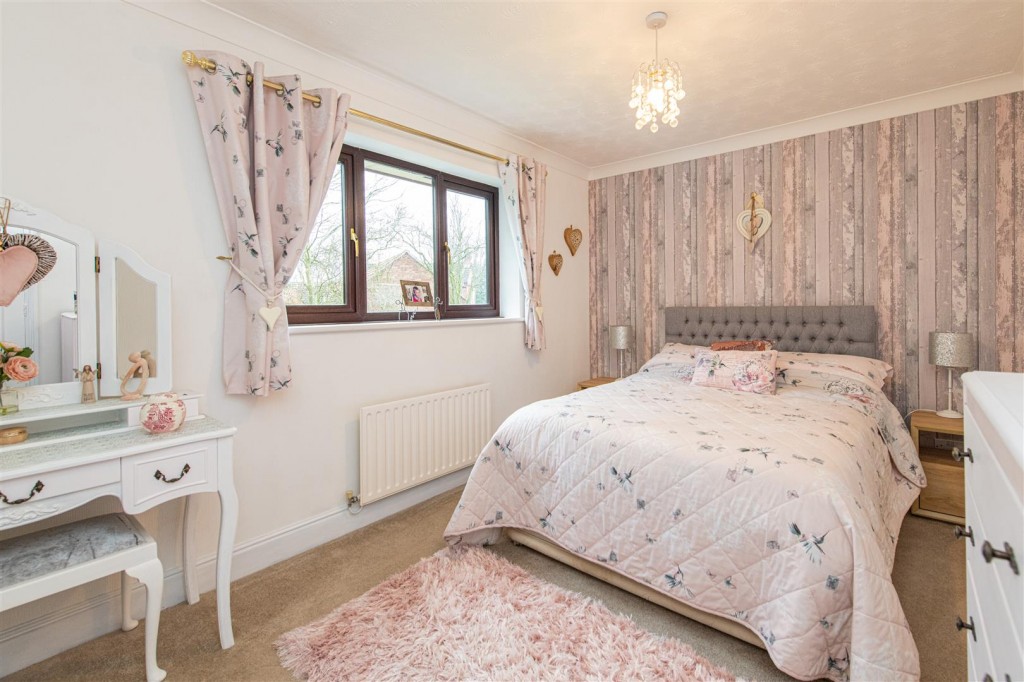 Images for Tainty Close, Finedon EAID:oscarjamesapi BID:3