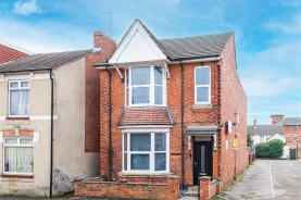 Images for SUPERB INVESTMENT OPPORTUNITY -HMO -York Road, Kettering