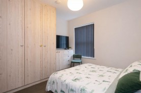Images for SUPERB INVESTMENT OPPORTUNITY -HMO -York Road, Kettering