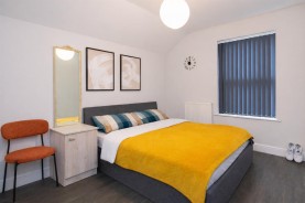 Images for SUPERB INVESTMENT OPPORTUNITY -HMO -York Road, Kettering