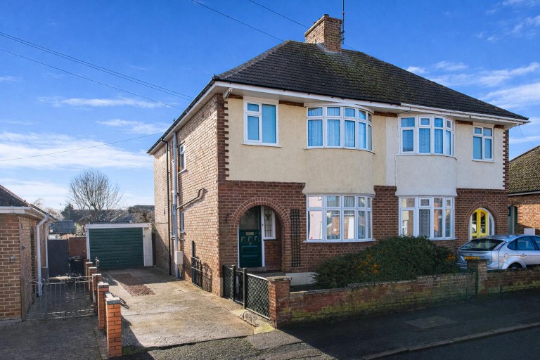 Whitney Road, Burton Latimer - EAID:oscarjamesapi, BID:3