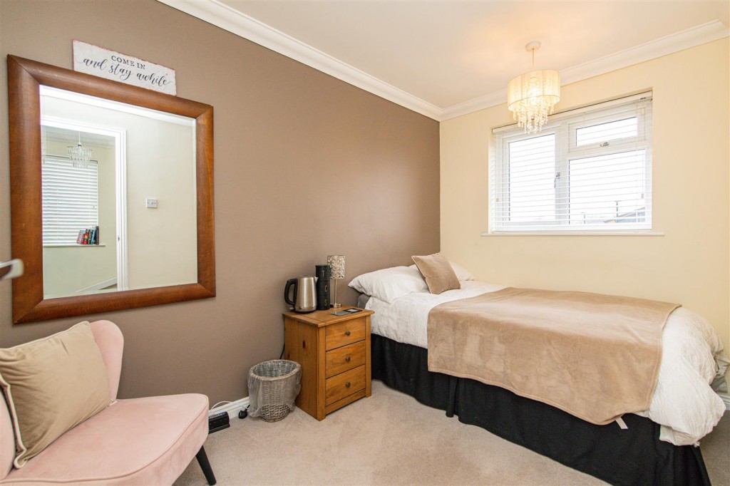 Images for Dale Close, Wellingborough EAID:oscarjamesapi BID:6