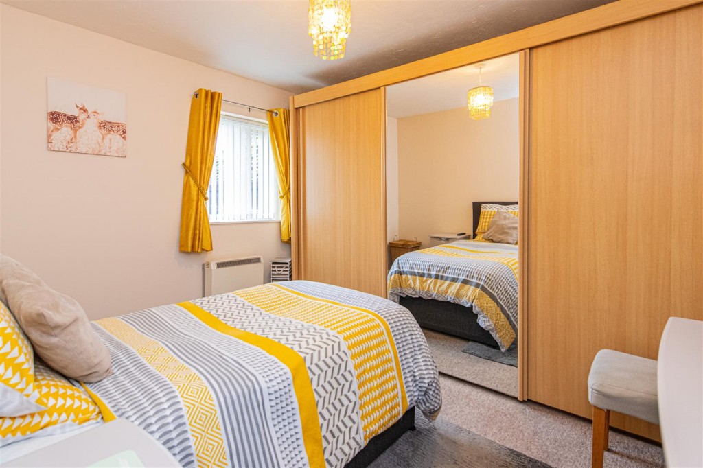 Images for Russell Court, Rushden EAID:oscarjamesapi BID:8