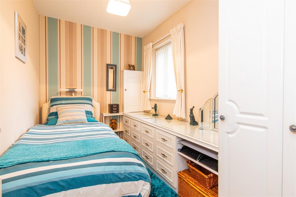 Images for Russell Court, Rushden EAID:oscarjamesapi BID:8