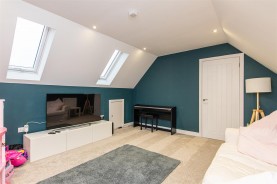 Images for Lake Drive, Weldon