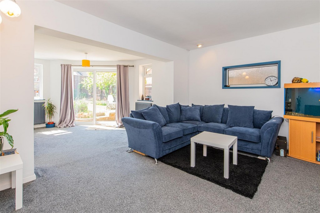 Images for Neale Avenue, Kettering EAID:oscarjamesapi BID:2