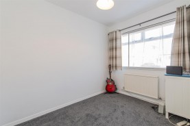 Images for Neale Avenue, Kettering