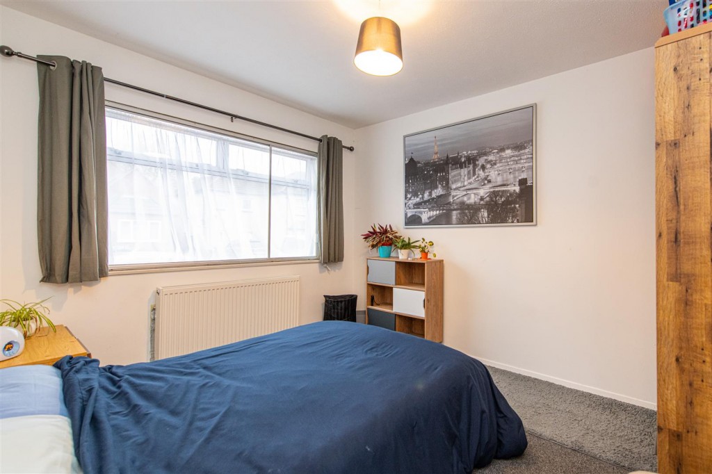 Images for Neale Avenue, Kettering EAID:oscarjamesapi BID:2