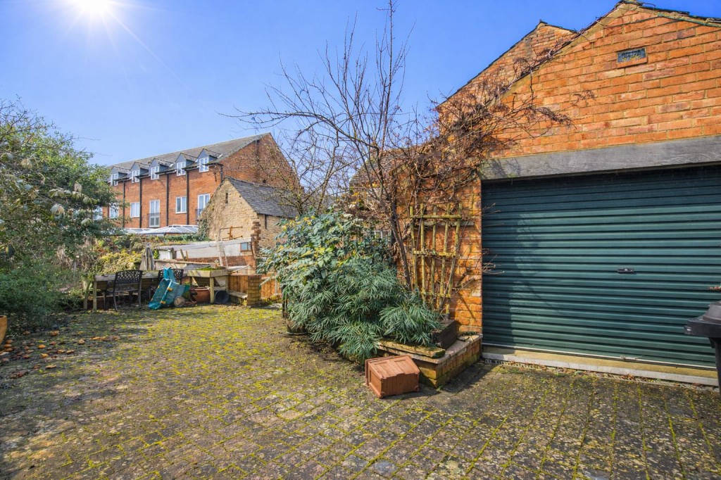 Images for Dolben Square, Finedon EAID:oscarjamesapi BID:3