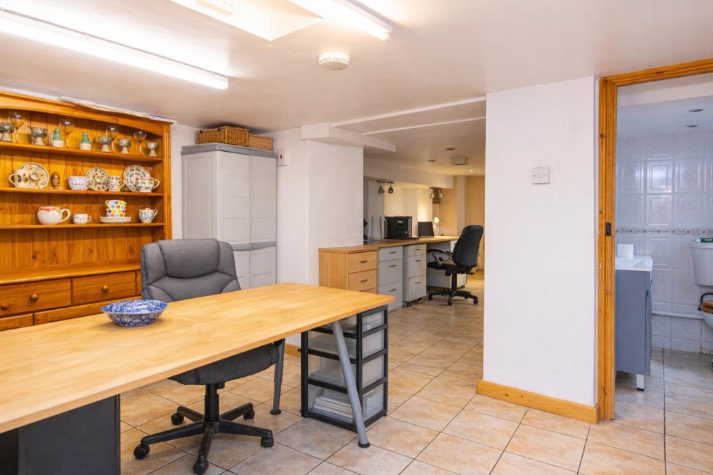 Images for Dolben Square, Finedon EAID:oscarjamesapi BID:3