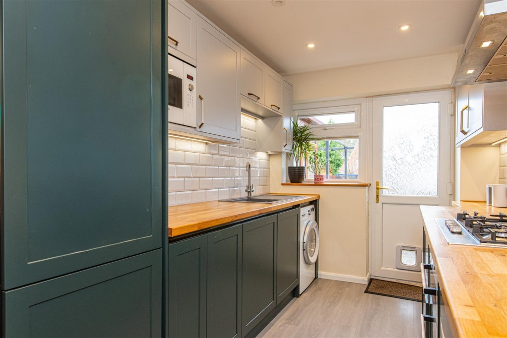 Images for Queensway, Burton Latimer EAID:oscarjamesapi BID:3