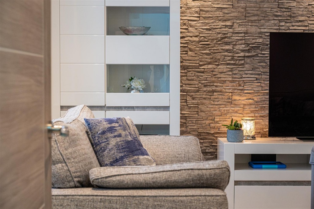 Images for Kempton Close, Corby EAID:oscarjamesapi BID:4