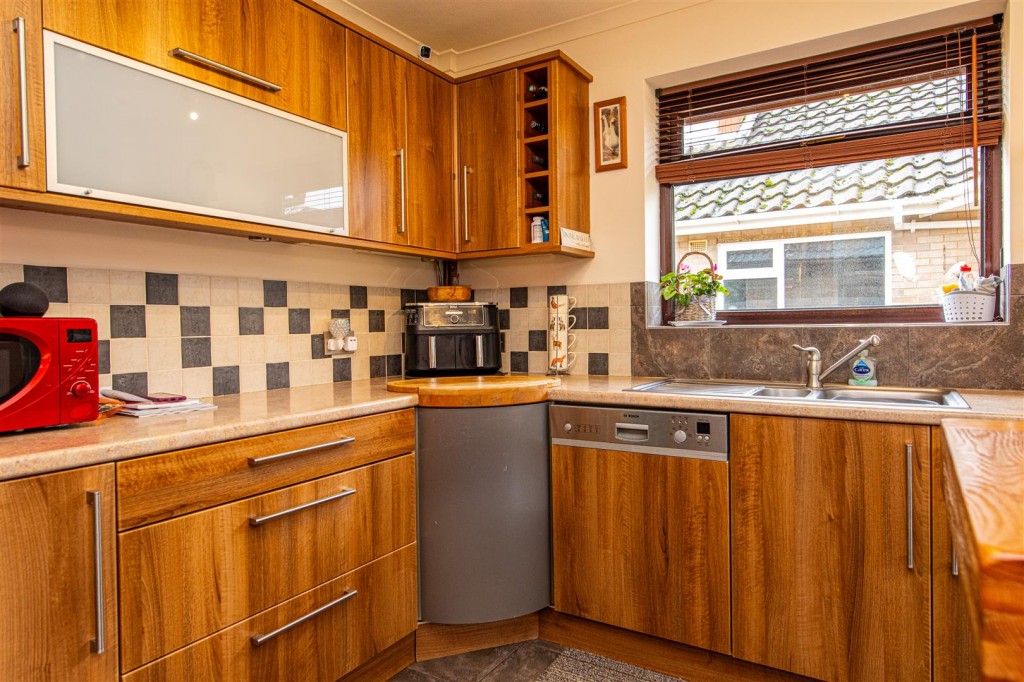 Images for Isham Road, Pytchley, Kettering EAID:oscarjamesapi BID:2