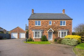 Images for Hunts Field Drive, Gretton, Corby