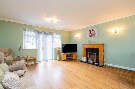 Images for Neale Avenue, Kettering