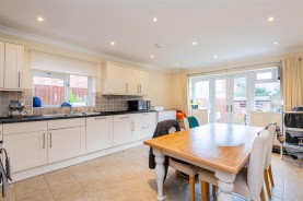 Images for Neale Avenue, Kettering