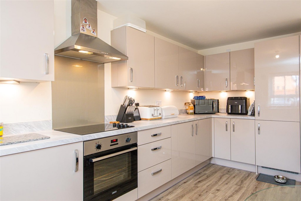 Images for Pinnels Road, Wellingborough EAID:oscarjamesapi BID:6