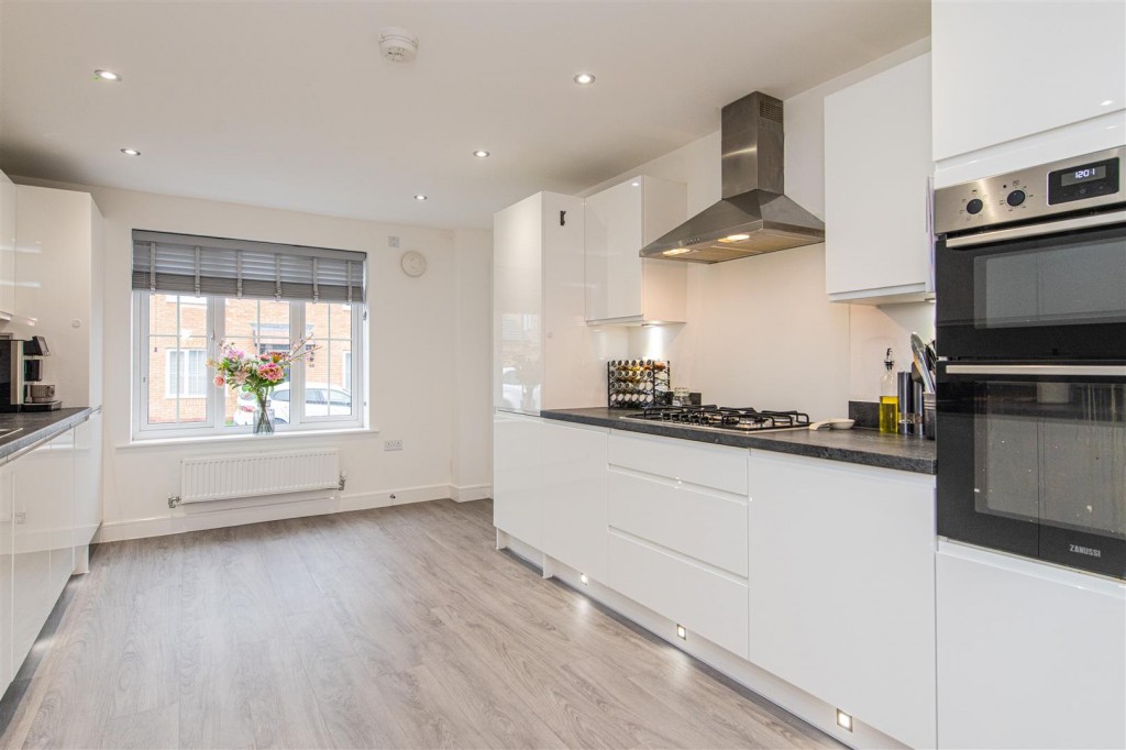 Images for Mistletoe gardens, Weldon EAID:oscarjamesapi BID:4