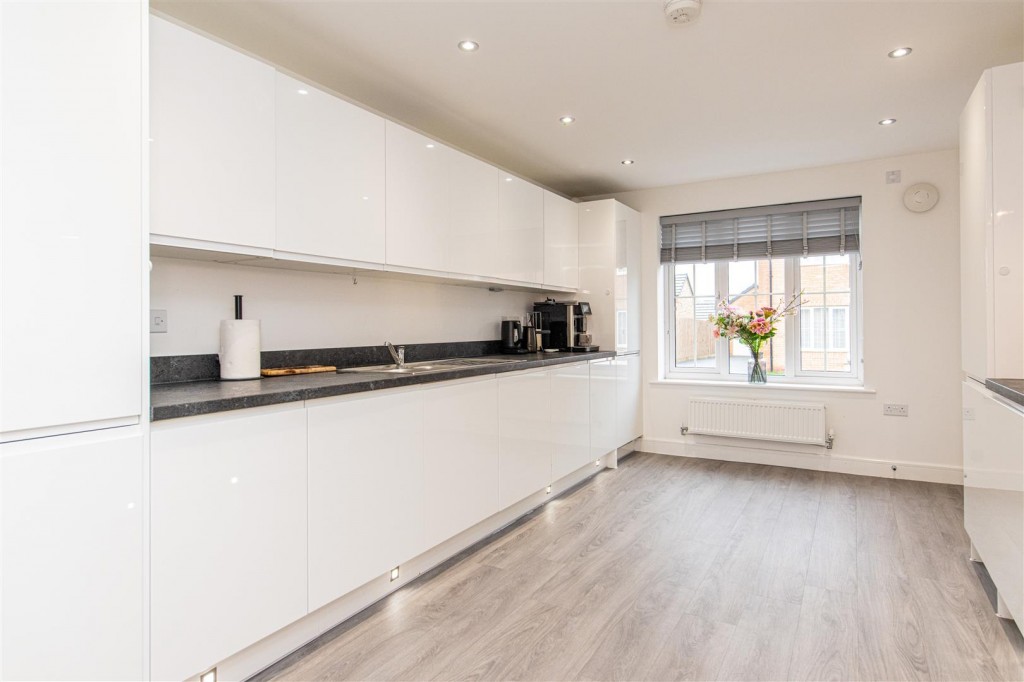 Images for Mistletoe gardens, Weldon EAID:oscarjamesapi BID:4