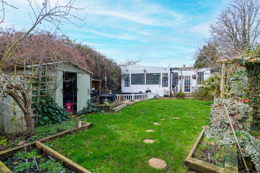 Images for Langley Court, Burton Latimer EAID:oscarjamesapi BID:3