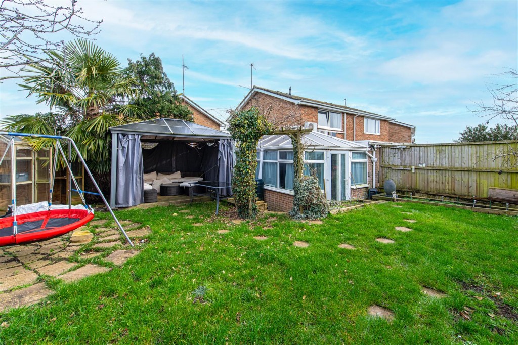 Images for Langley Court, Burton Latimer EAID:oscarjamesapi BID:3