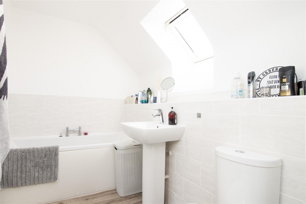 Images for Line Way, Earls Barton, Northampton EAID:oscarjamesapi BID:6