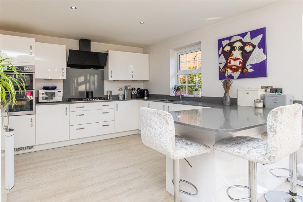 Images for Line Way, Earls Barton, Northampton EAID:oscarjamesapi BID:6