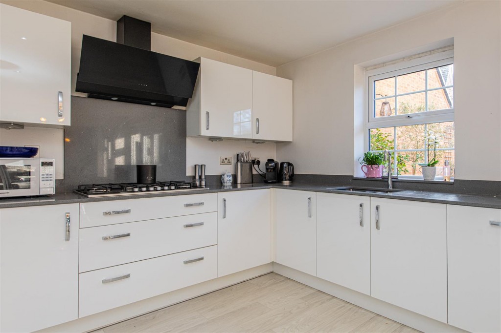 Images for Line Way, Earls Barton, Northampton EAID:oscarjamesapi BID:6