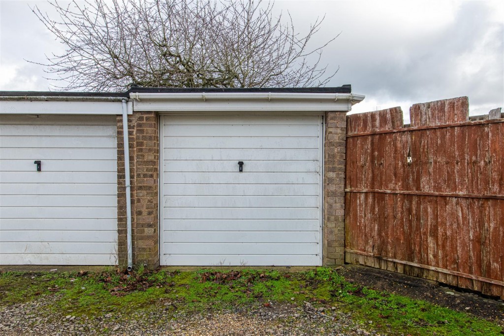 Images for Bishops Way, Corby EAID:oscarjamesapi BID:4