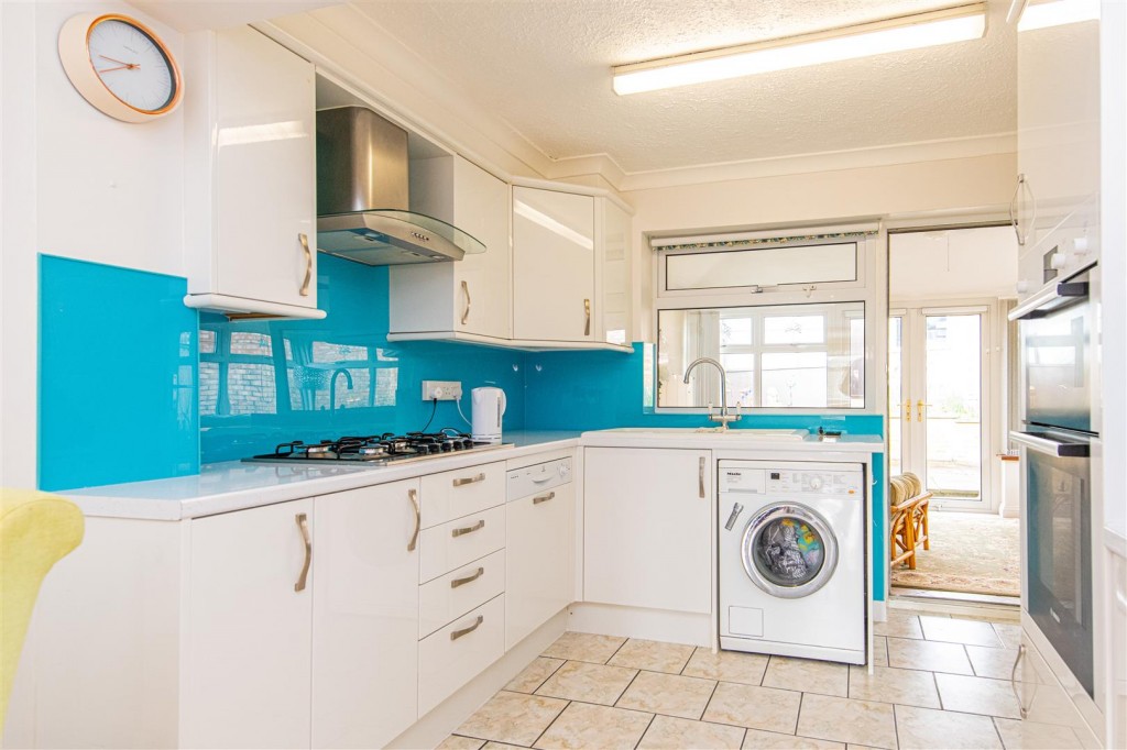 Images for Bishops Way, Corby EAID:oscarjamesapi BID:4