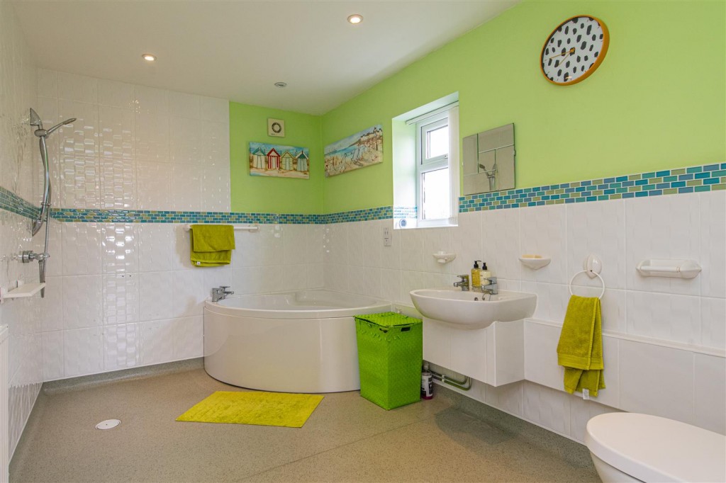 Images for Bishops Way, Corby EAID:oscarjamesapi BID:4