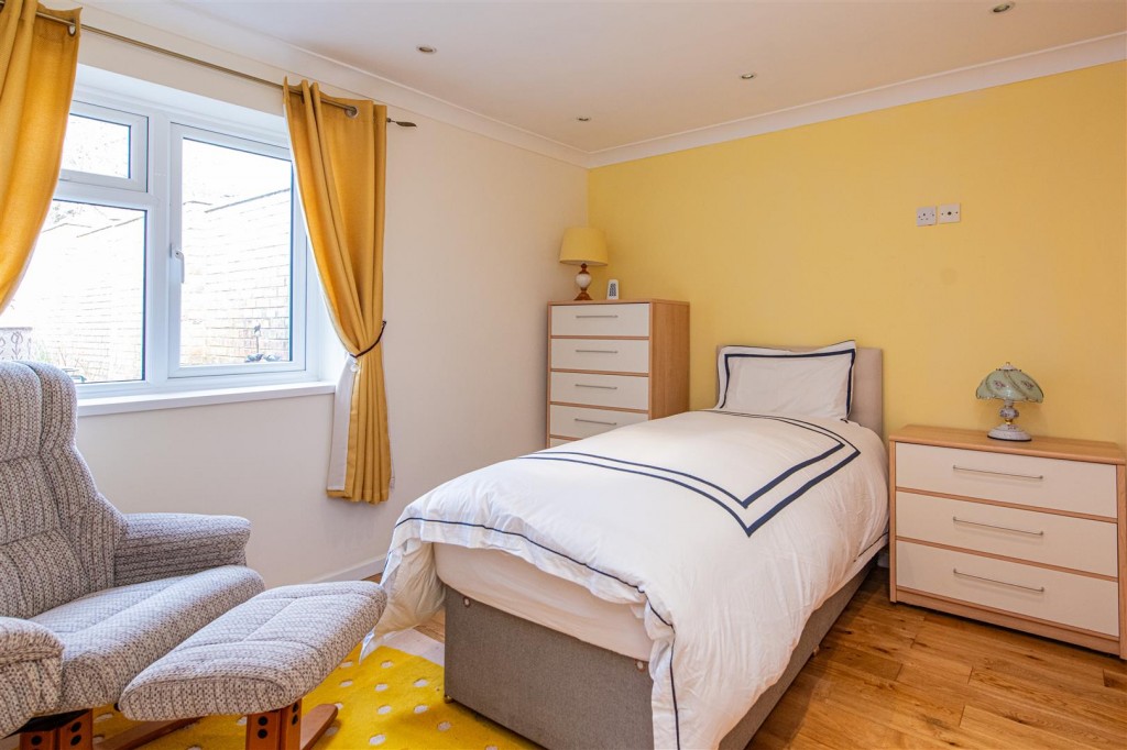 Images for Bishops Way, Corby EAID:oscarjamesapi BID:4