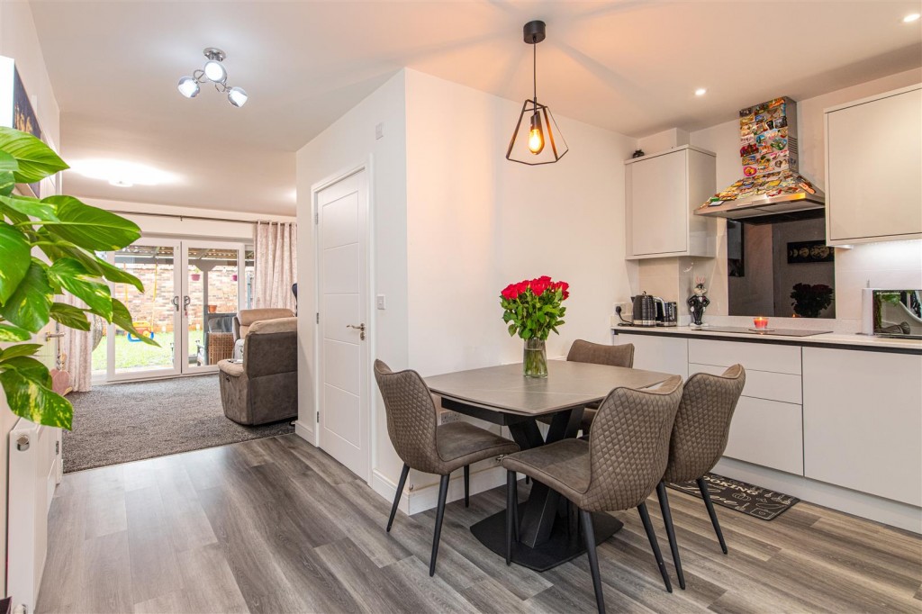 Images for Ferndale Close, Finedon EAID:oscarjamesapi BID:3