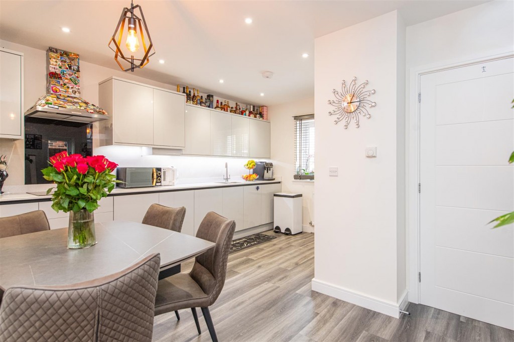 Images for Ferndale Close, Finedon EAID:oscarjamesapi BID:3