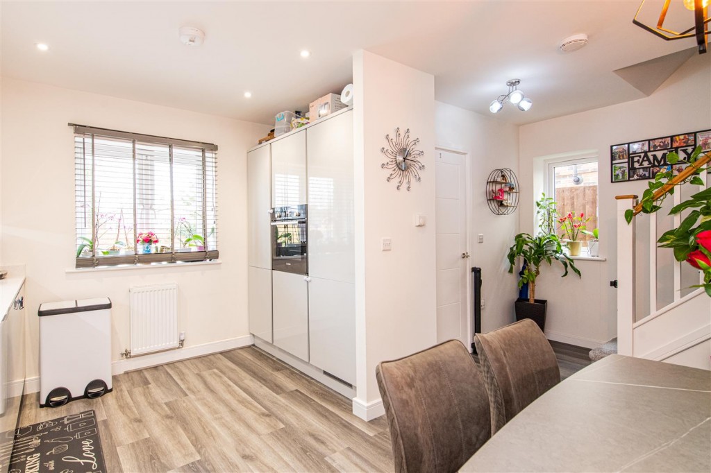 Images for Ferndale Close, Finedon EAID:oscarjamesapi BID:3