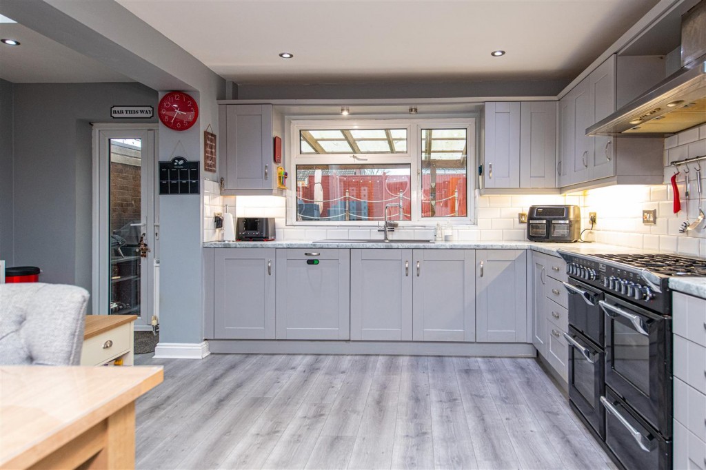 Images for Sherwood Avenue, Northampton EAID:oscarjamesapi BID:1