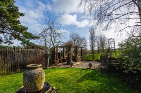 Images for White Swan, High Street, Welford