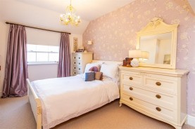 Images for White Swan, High Street, Welford