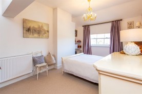Images for White Swan, High Street, Welford