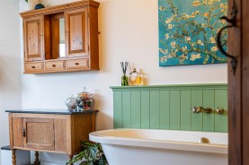 Images for White Swan, High Street, Welford