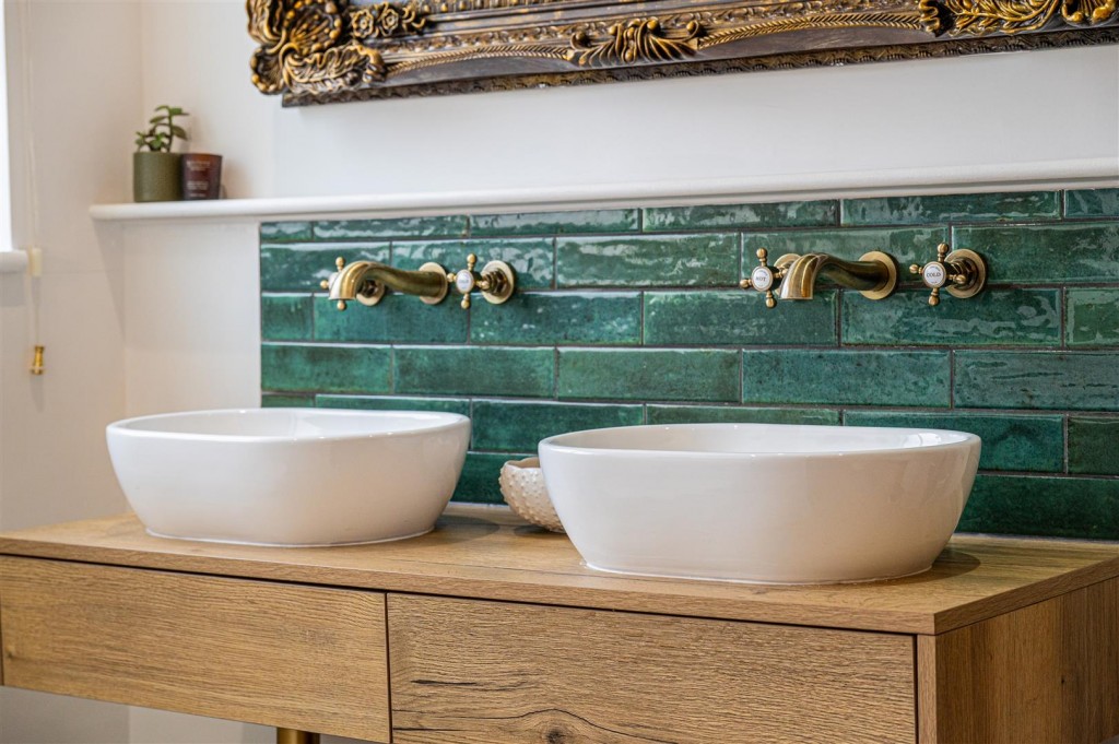 Images for White Swan, High Street, Welford EAID:oscarjamesapi BID:5