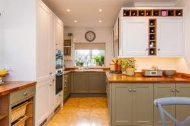 Images for White Swan, High Street, Welford