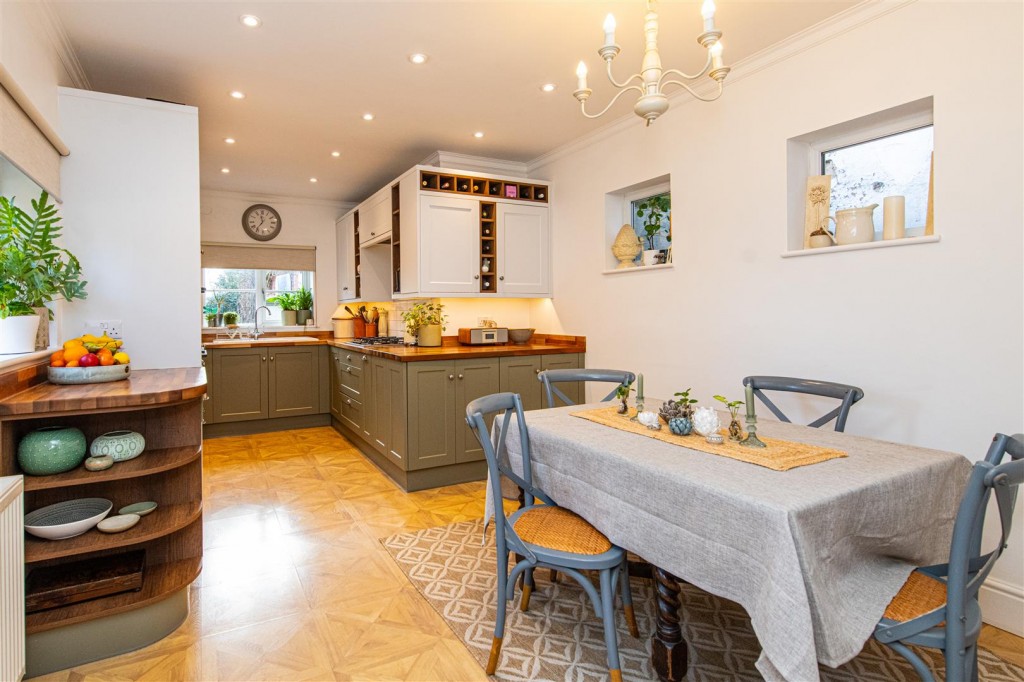 Images for White Swan, High Street, Welford EAID:oscarjamesapi BID:5