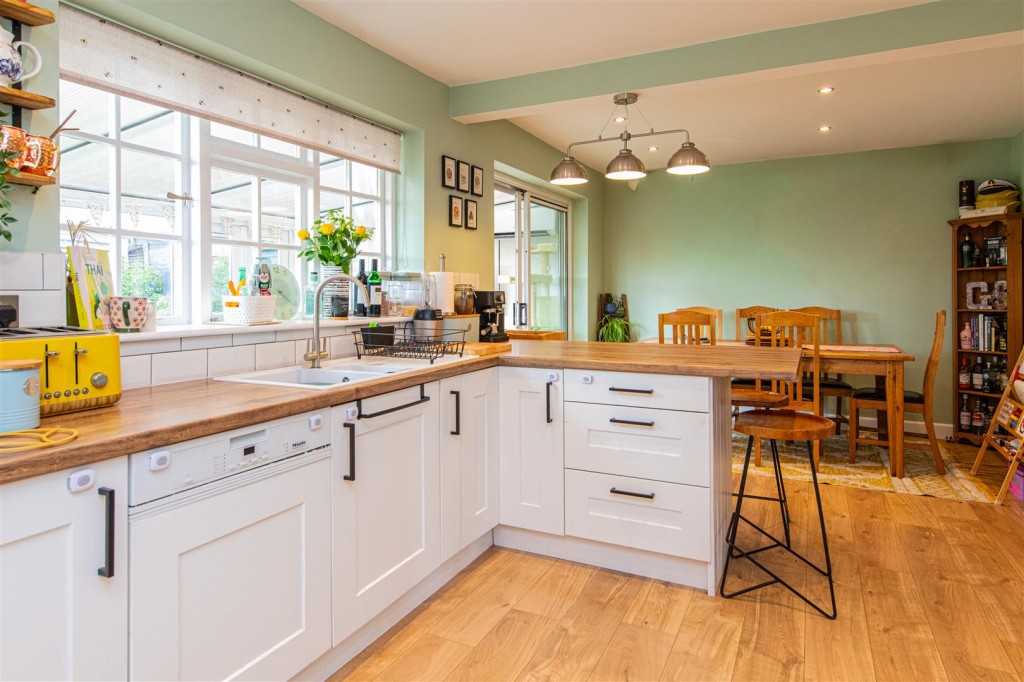 Images for Brookside, Desborough, Kettering EAID:oscarjamesapi BID:5